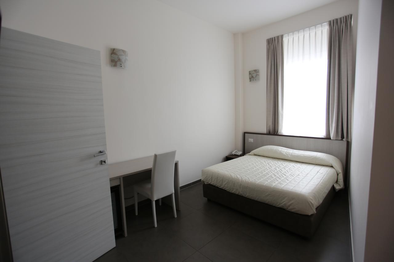 Hotel Eubea レッジョ・ディ・カラブリア エクステリア 写真