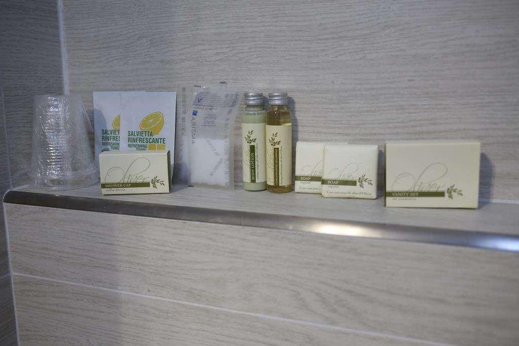 Hotel Eubea レッジョ・ディ・カラブリア 部屋 写真